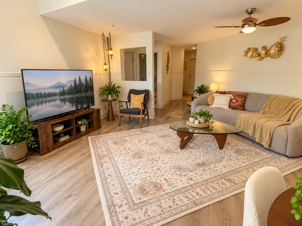 2429 Hawthorne Ave #0, Pt Coquitlam, BC V3C 6G6