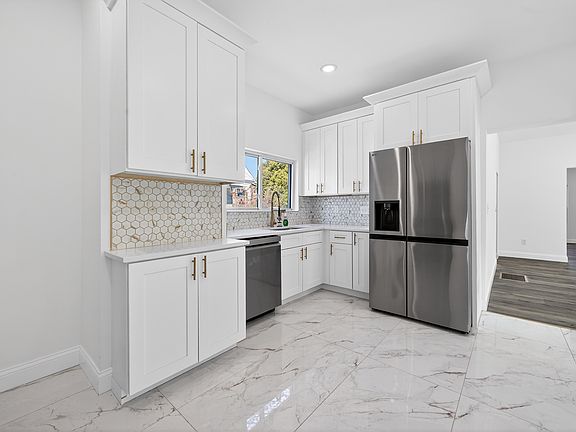 2nd image of 3906 Bates St