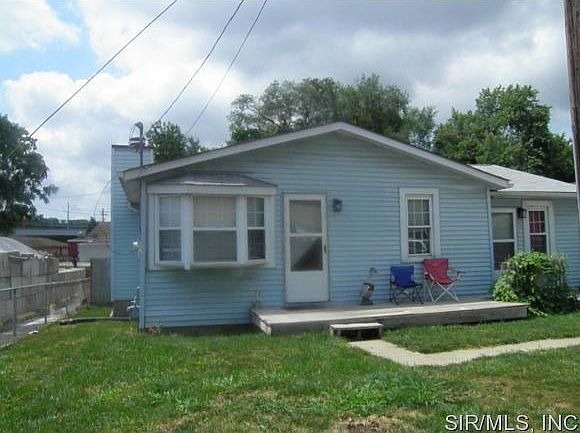 1504 Helen Front house