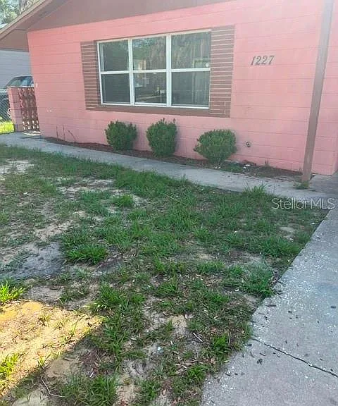 1227 SE 19th Ter — Photo 2