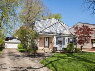8100 Lynway Ave, Olmsted Falls, OH 44138