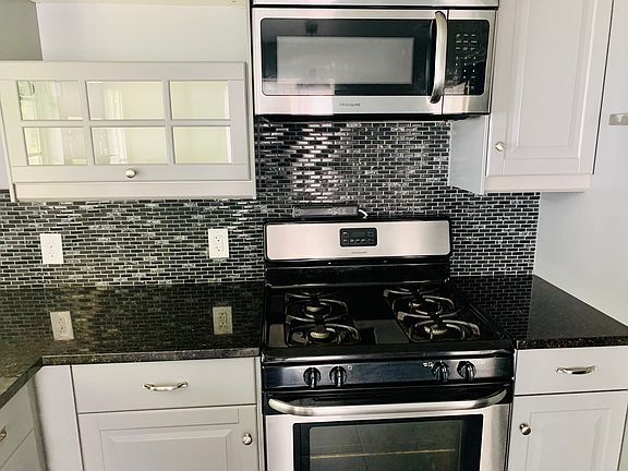 5th image of 612 Wilmes Dr