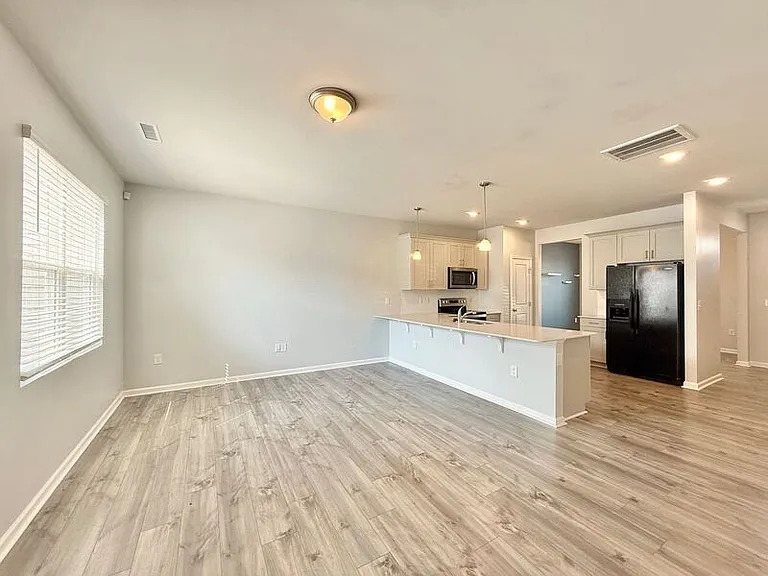88 Liam St — Photo 8