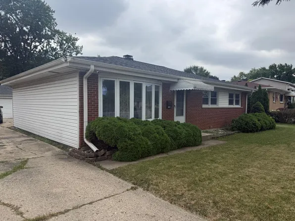1409 S Busse Rd, Mount Prospect, IL 60056