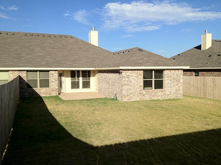 600 Monticello Cir — Photo 12