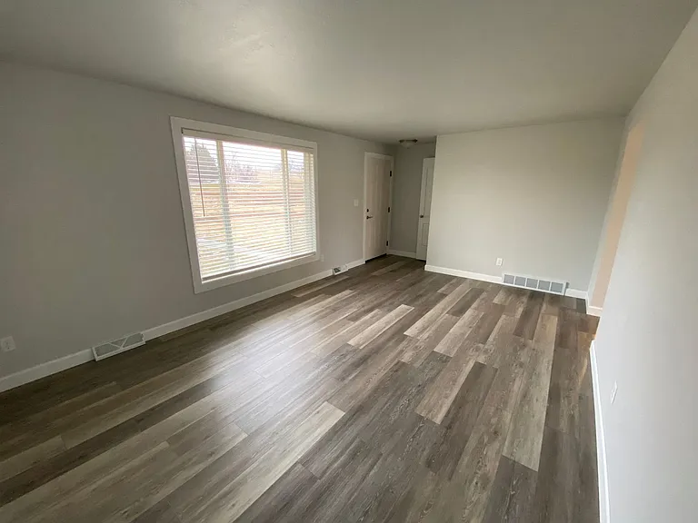 147 Viewpoint Rd — Photo 3
