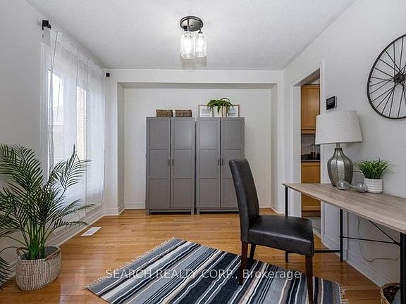 3rd image of 10 Royal Park Blvd