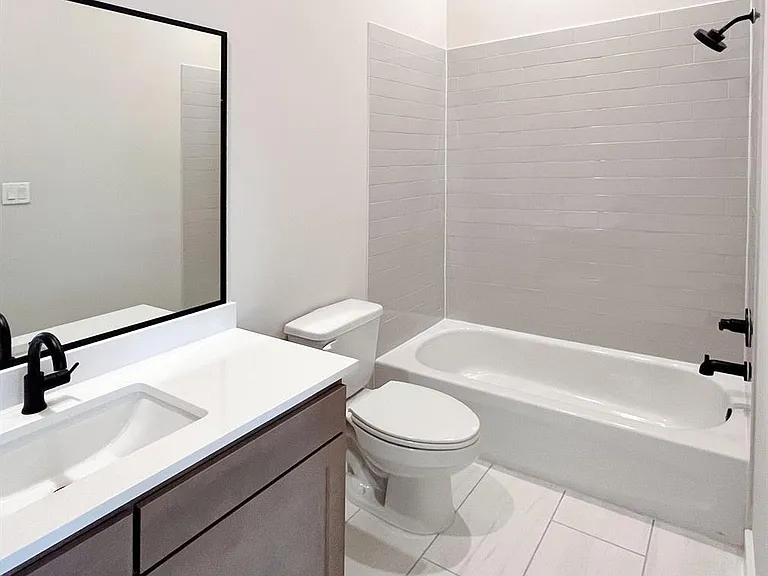 1806 Line St — Photo 12