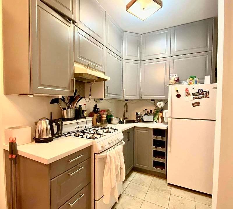1st image of 711 Carroll St #2A