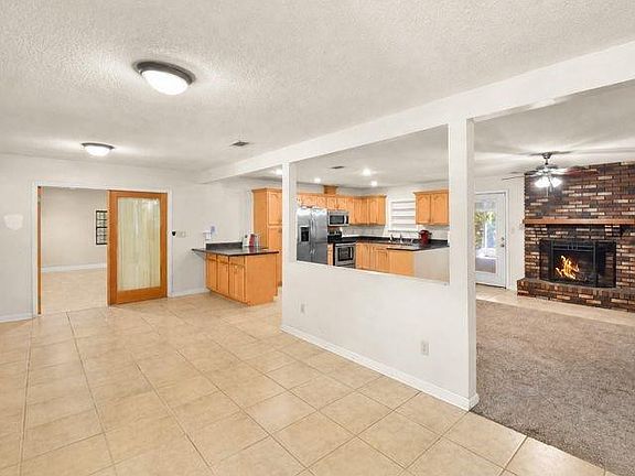 3rd image of 134 Dark Creek Ln