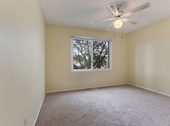 5th image of 322 E Forest Knoll Dr