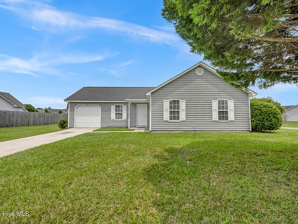 7005 Alamosa Dr