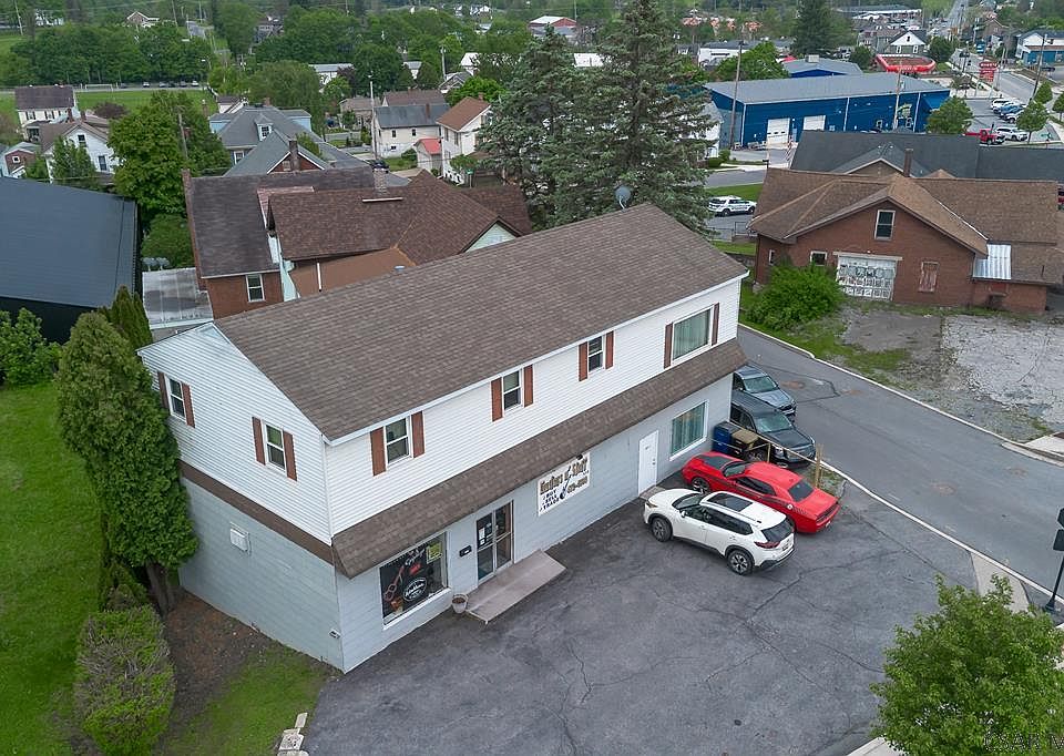 1st image of 620 W High St