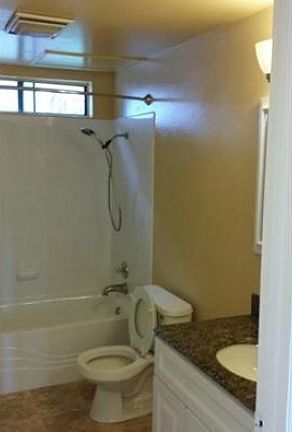 4th image of 946 W 220th St Unit 220