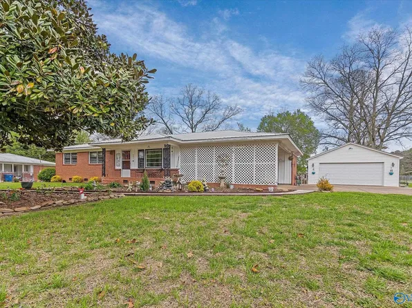 902 3rd Ave NW, Arab, AL 35016