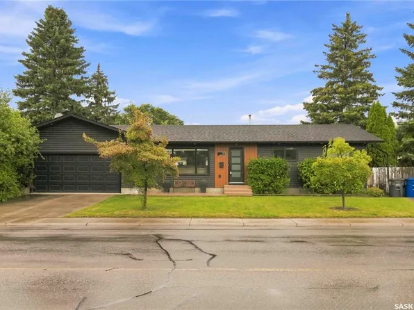 30 Cory PLACE, Saskatoon, SK S7M 5G8