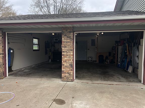 Garage w/openers