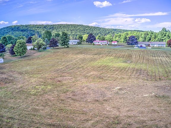 4th image of 39 Dove Ln