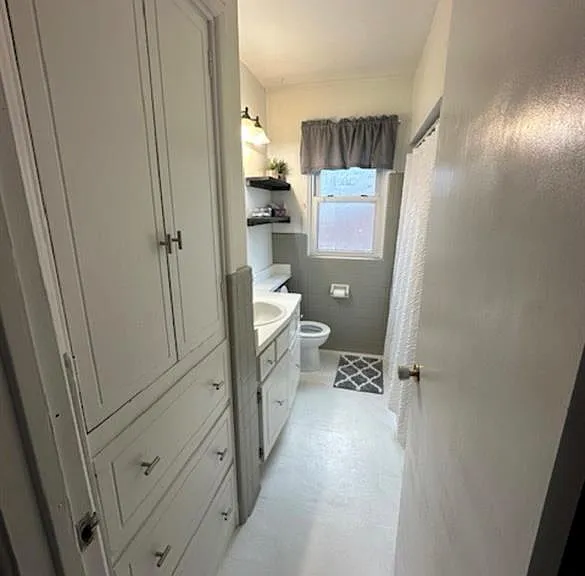 926 Thompson Blvd — Photo 11