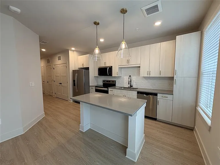 District on the Etowah Apartments — Photo 100