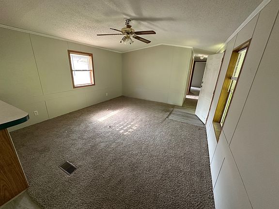 3rd image of 3 Gladeview Dr