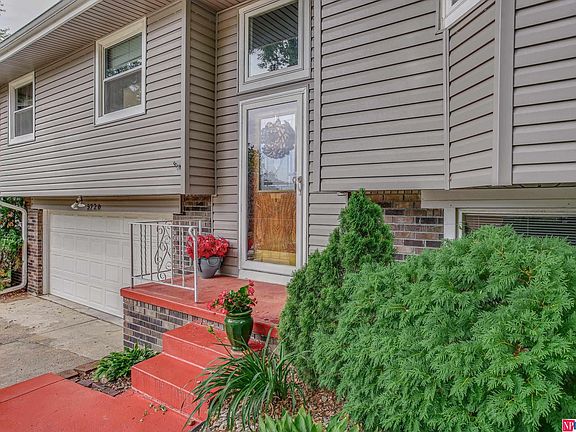 3rd image of 5720 N 117th Cir