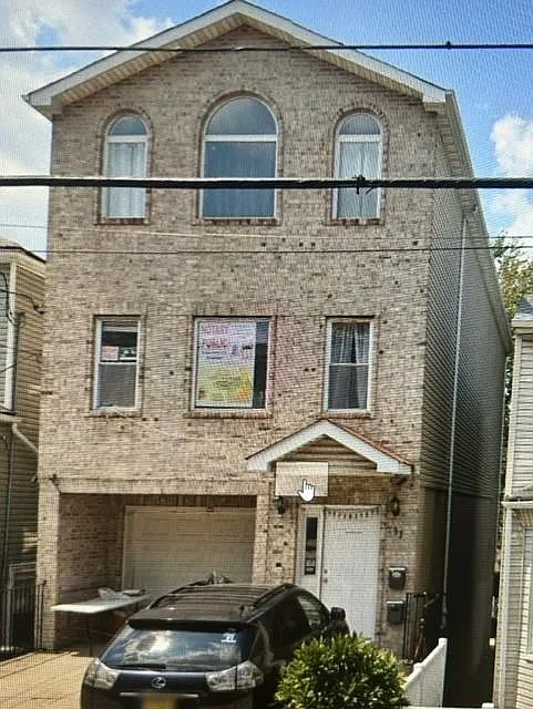 93 Western Ave #2