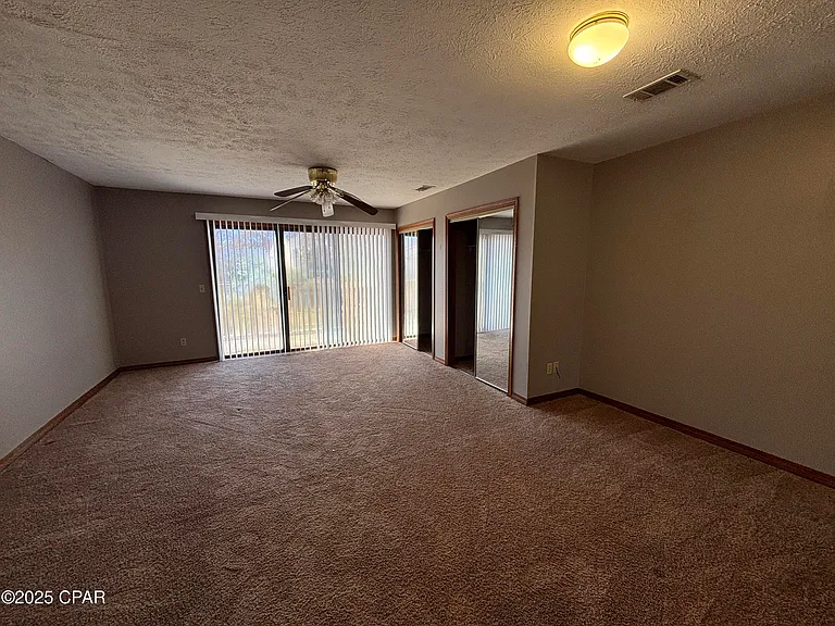 6441 Oakshore Dr — Photo 10