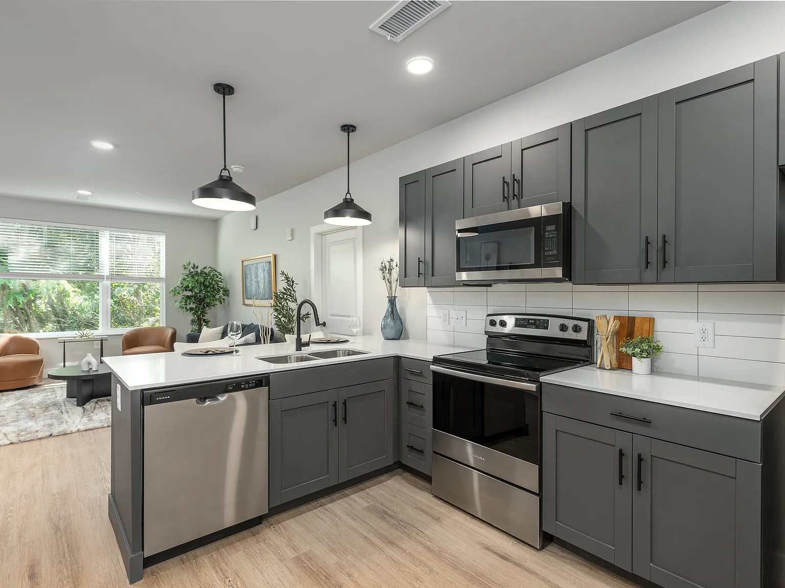 Mila — Photo 4