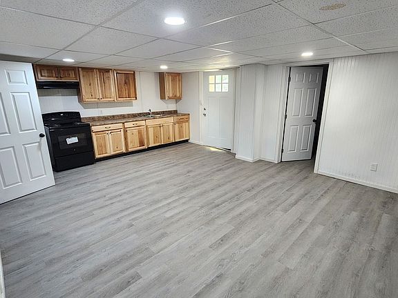 3rd image of 1157 W Pine St