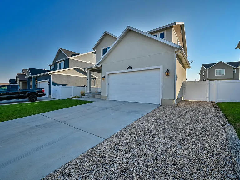 1113 S Meadow Walk Dr — Photo 3
