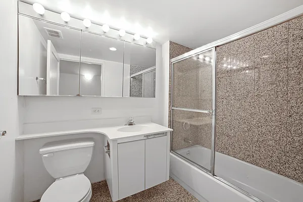 Rented by REAL New York | media 24