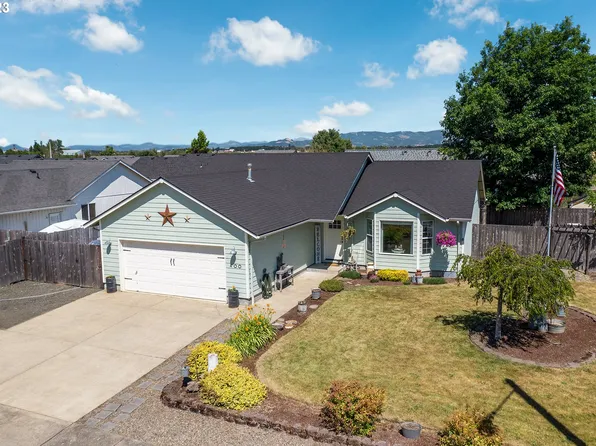 400 N 10th St, Harrisburg, OR 97446