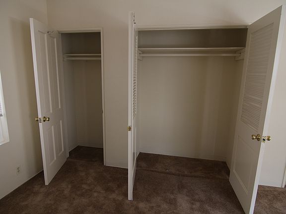 5th image of 225 E Elmwood Ave APT D