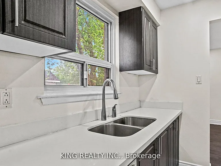 16 Wimbledon Ct — Photo 16