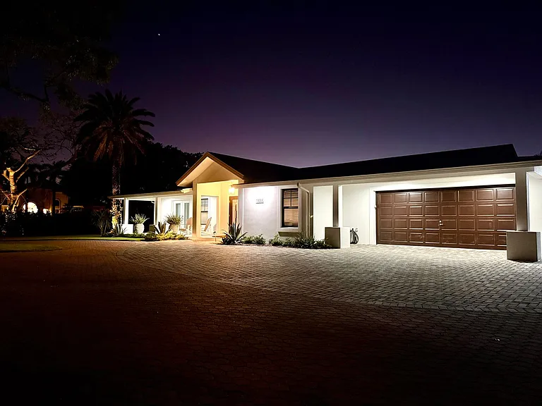1555 Crayton Rd — Photo 46