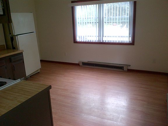 5th image of 565 S Main St APT 2