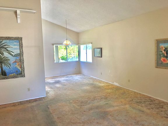 Living/ Dining Rm