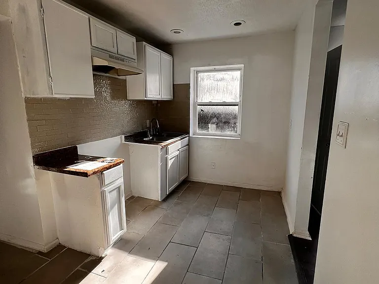 855 Steffen Ave #3 — Photo 9