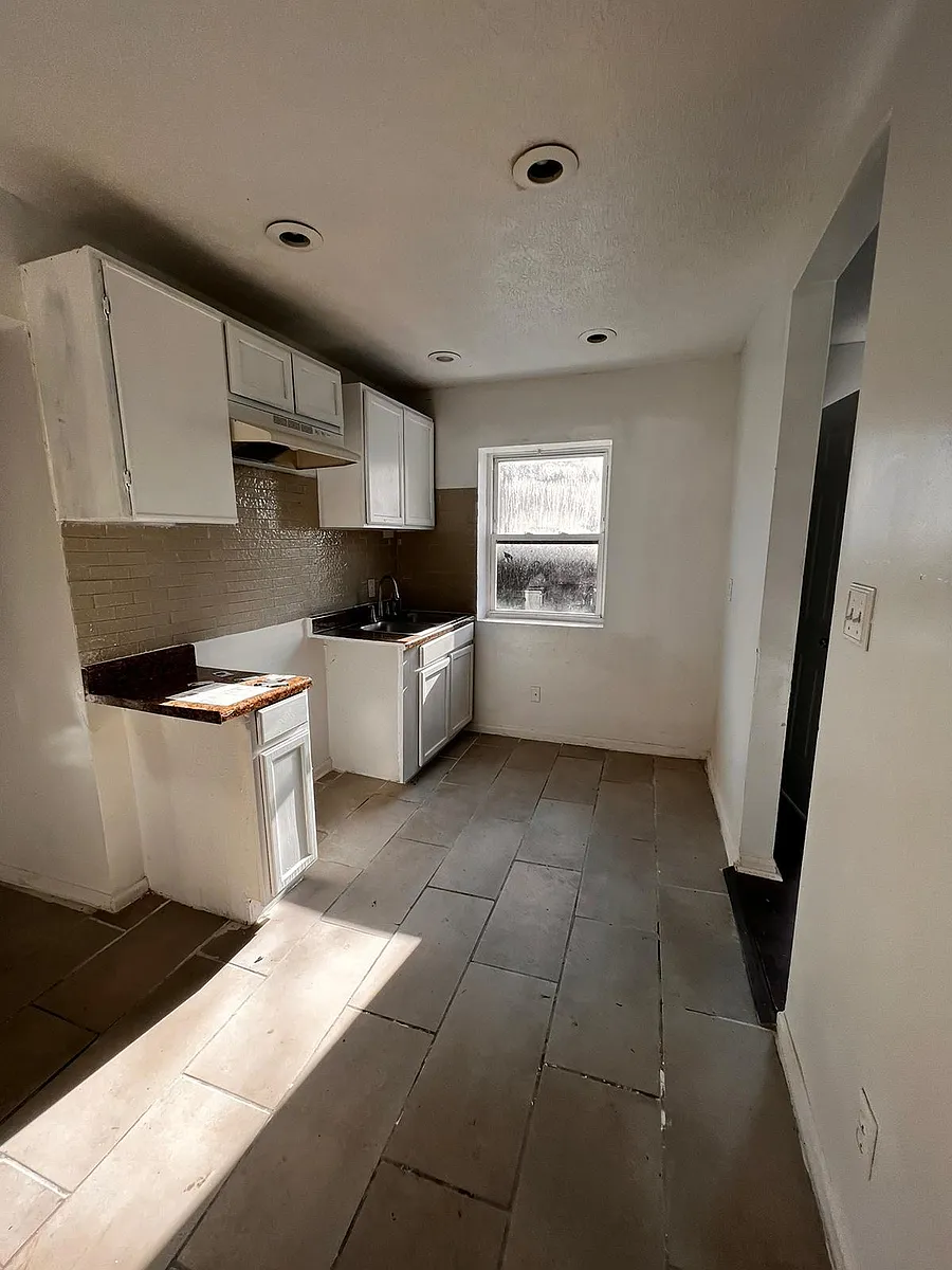 Building Photo - 855 Steffen Ave #3