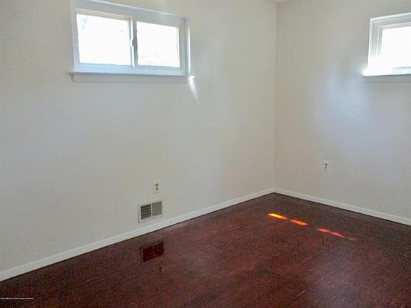 3rd image of 13 Darye Ct