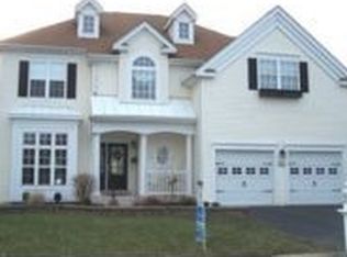 3 Windsor Ln, Phillipsburg, NJ 08865