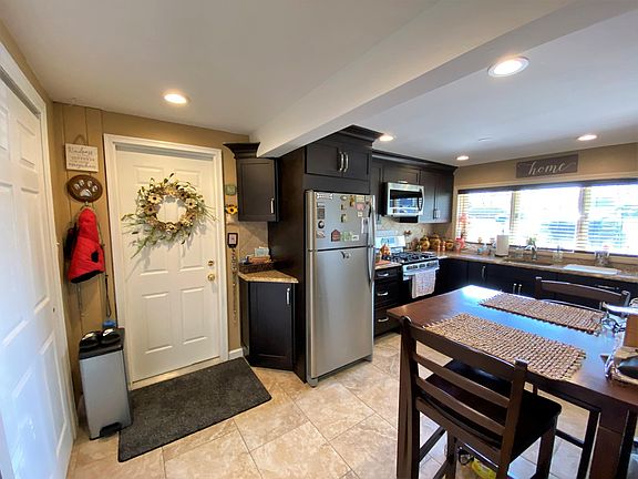 2nd image of 19 Mulberry Dr