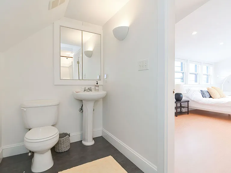 37 Rocky Neck Ave #A — Photo 32