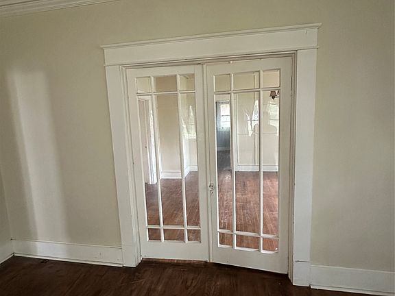 5th image of 509 N Ross Ave