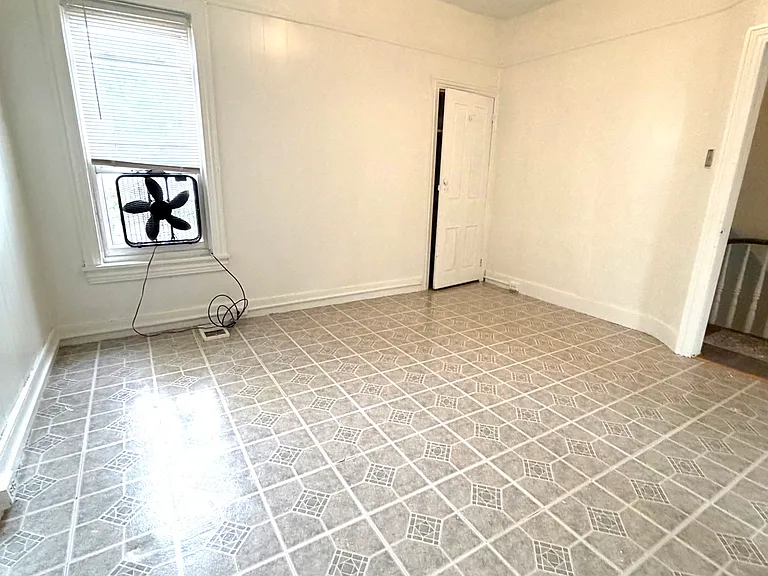 225 Carpenter St — Photo 10