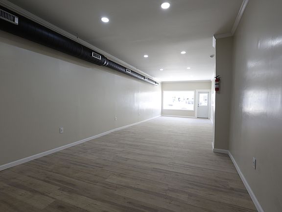 4th image of 416 N Market St