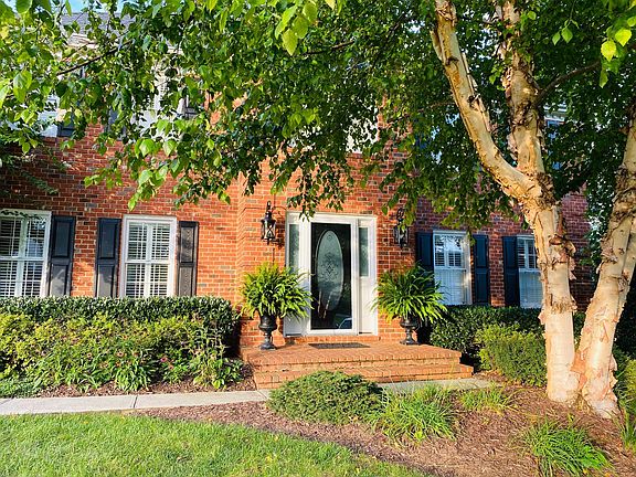 2nd image of 5001 Plantation Grove Ln