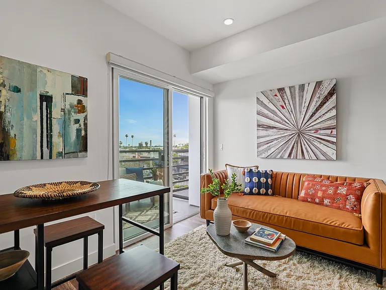 The Fairfax Flats — Photo 16