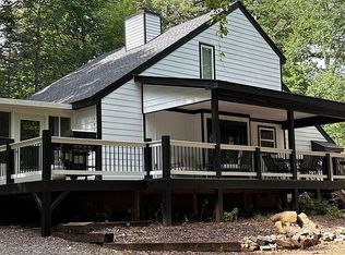 1023 McClure Dr, Hayesville, NC 28904